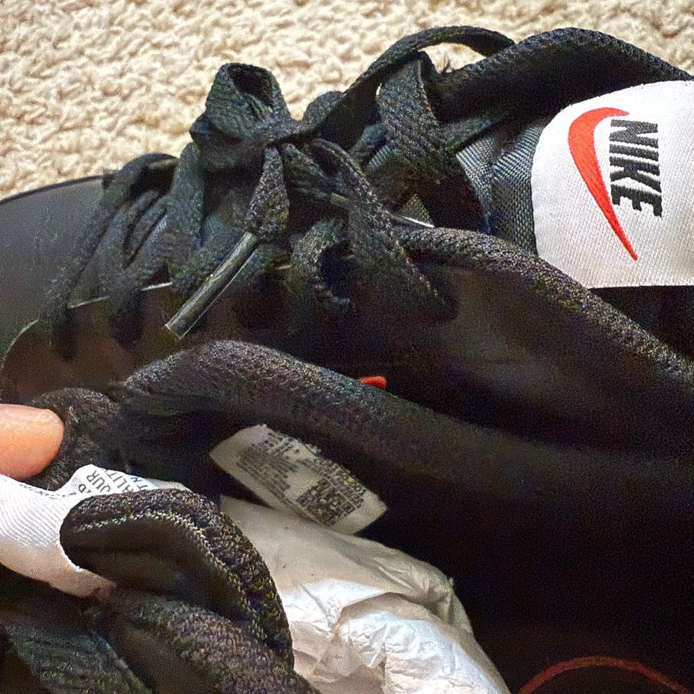 red black and white the low tops nike